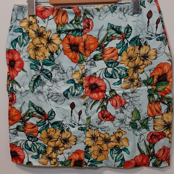 Twik Exclusivité Simons Floral Pattern Skirt - Picture 3 of 5